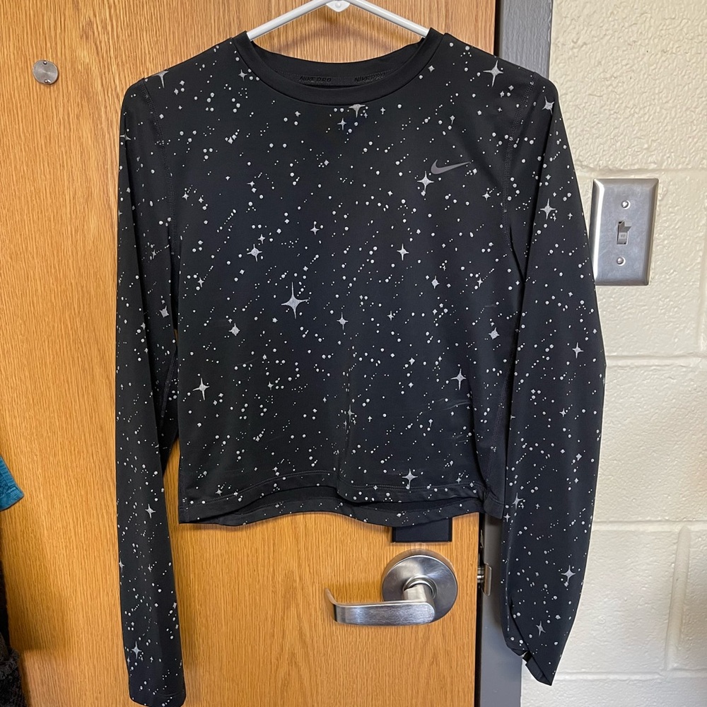 Nike Womens Long Sleeve Crop top